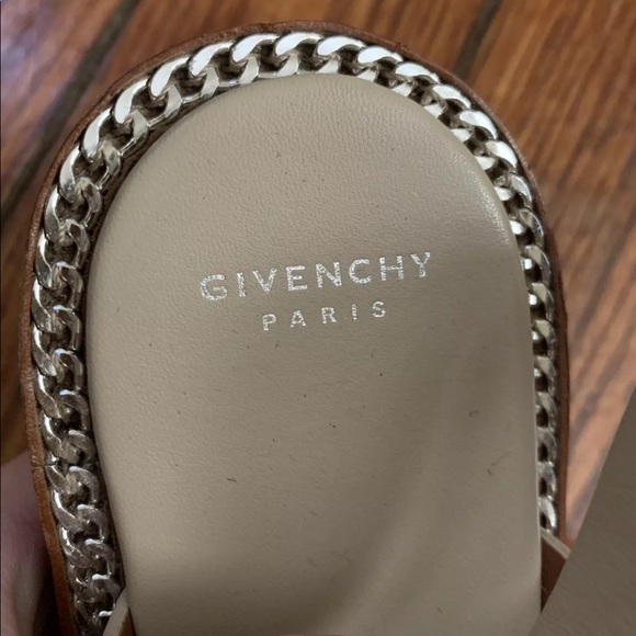 Givenchy Nude Chain Inset Inlay Flat Strap Sandals - Picture 5 of 9